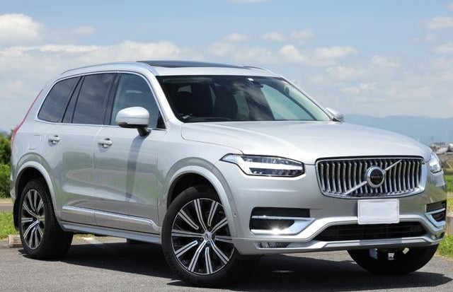 2023 Volvo XC90 B5 — image 6