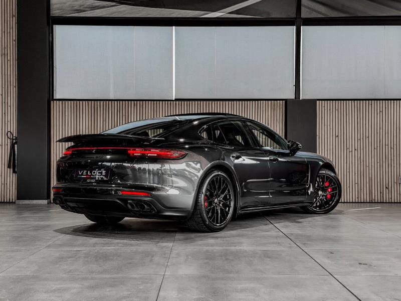 2019 Porsche Panamera — image 2