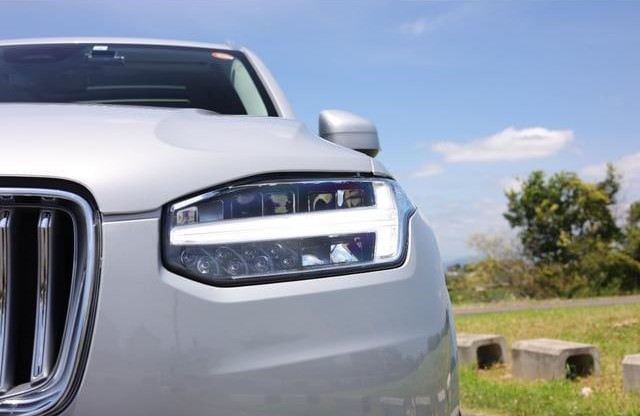 2023 Volvo XC90 B5 — image 4