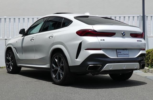 2021 BMW X-Drive 50i — image 12