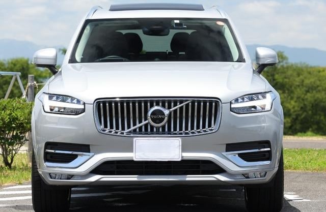2023 Volvo XC90 B5 — image 3
