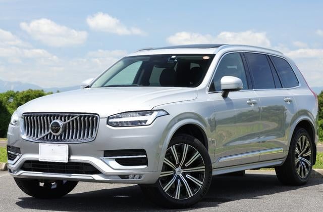 2023 Volvo XC90 B5 — image 2