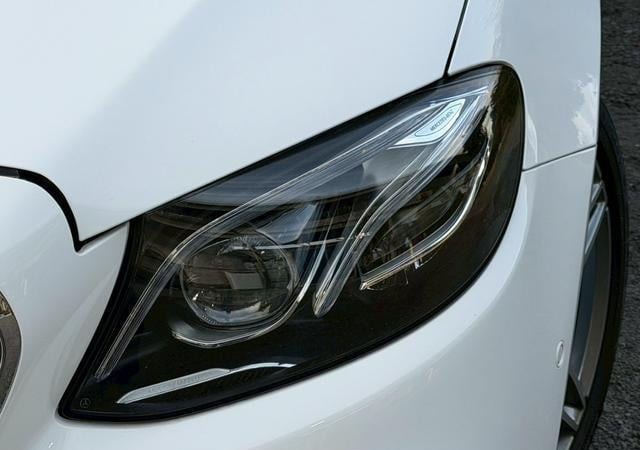 2019 Mercedes-Benz E300 — image 6