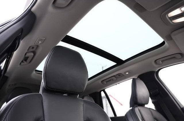 2023 Volvo XC90 B5 — image 10