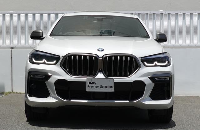 2021 BMW X-Drive 50i — image 2