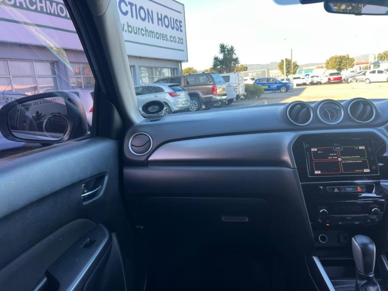 2019 Suzuki Vitara — image 8